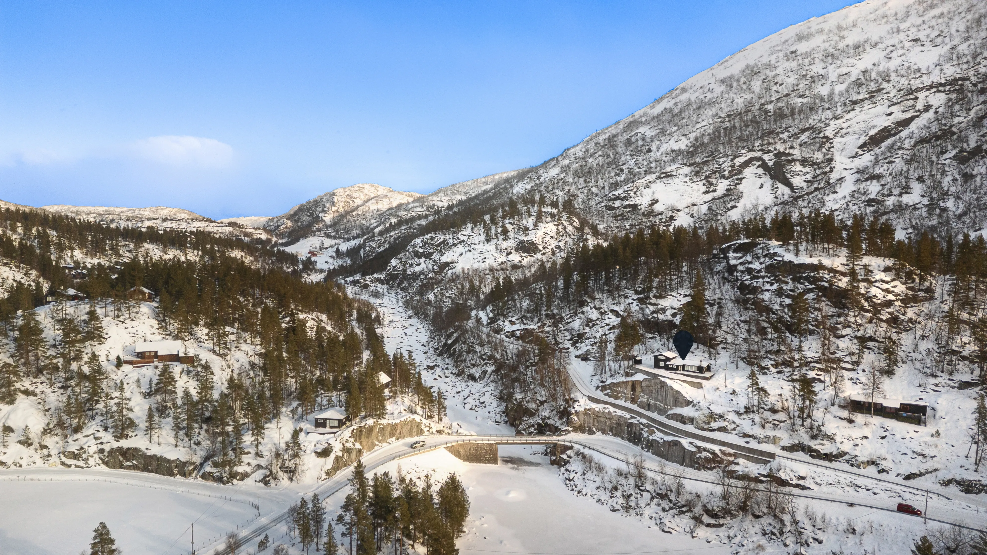 1970s Cabin in Sirdal: Expansive Terrace, Scenic Surroundings, 3 Bedrooms - View image 34 of 34