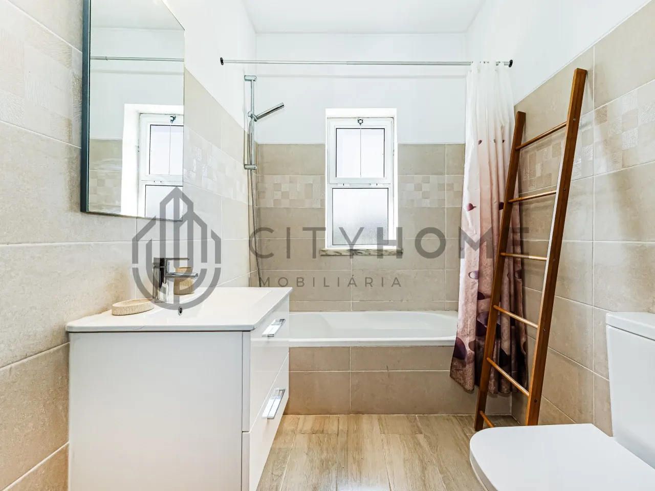 3-Bedroom House with Garden and Separate Apartment in Coastal Burgau, Portugal - View image 20 of 50