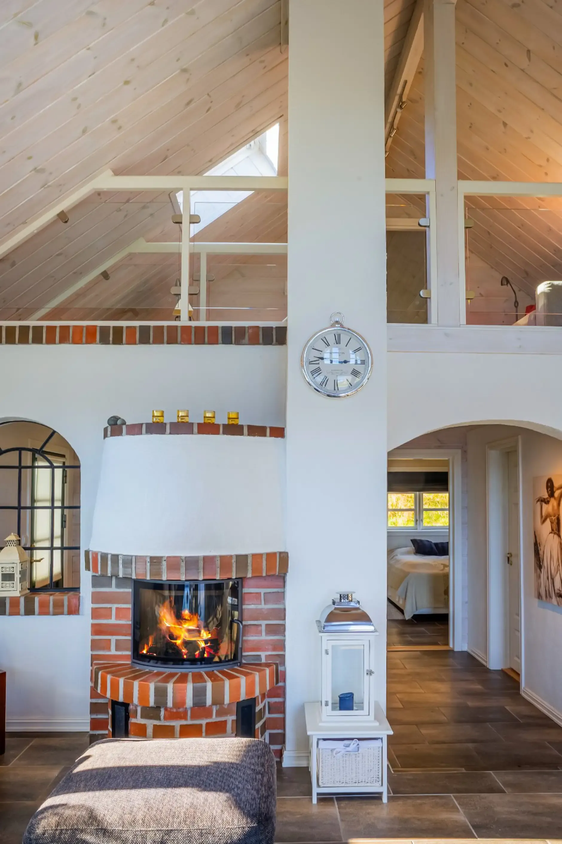 Contemporary 4-Bedroom Country House in Norway with Expansive Terrace Views - View image 22 of 45