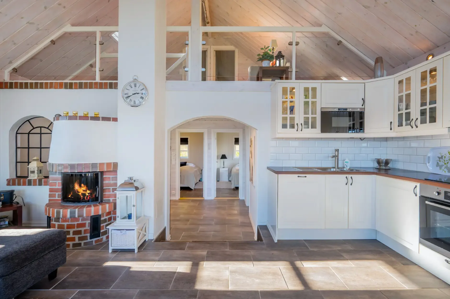 Contemporary 4-Bedroom Country House in Norway with Expansive Terrace Views - View image 23 of 45