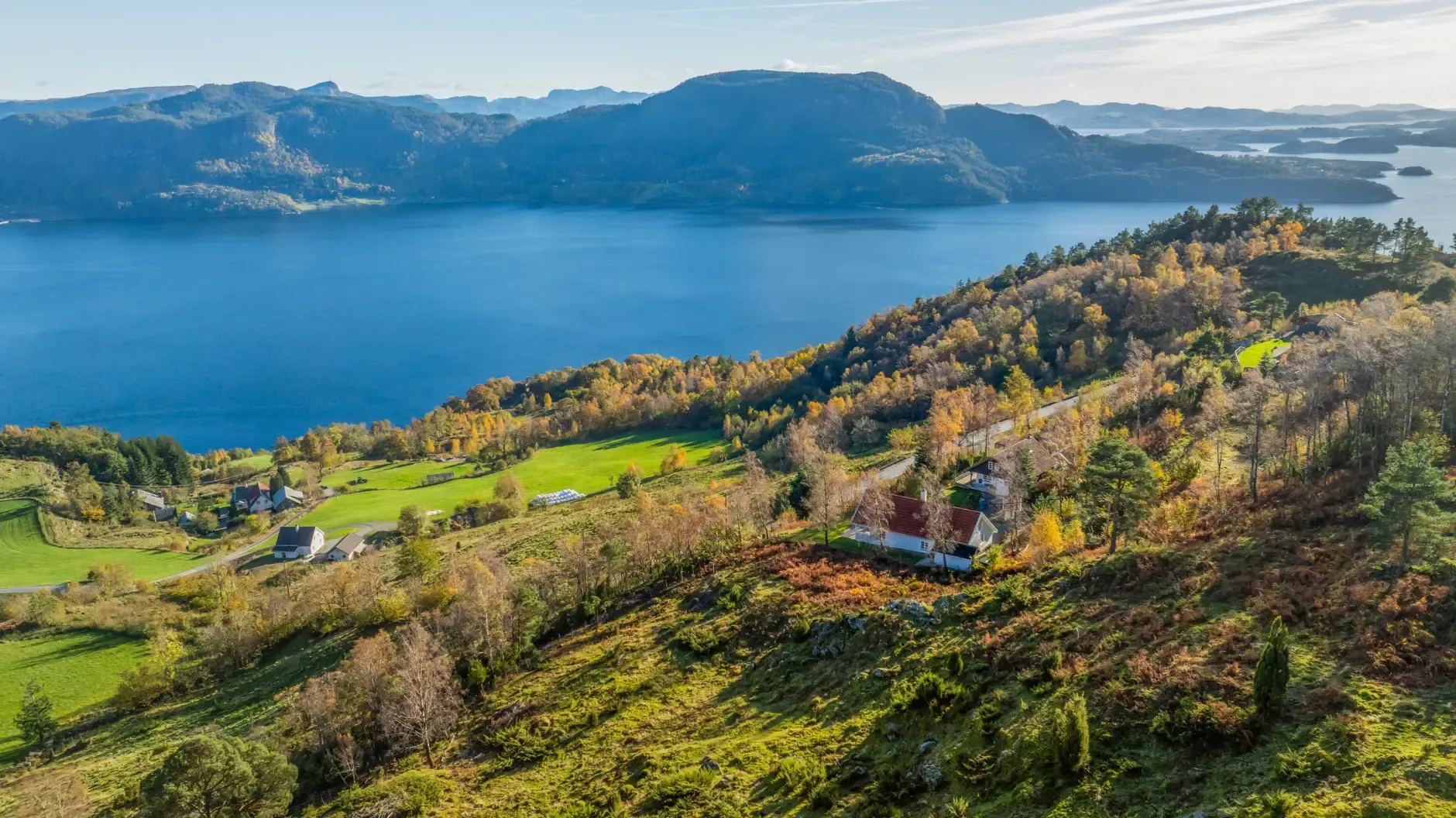 Contemporary 4-Bedroom Country House in Norway with Expansive Terrace Views - View image 41 of 45