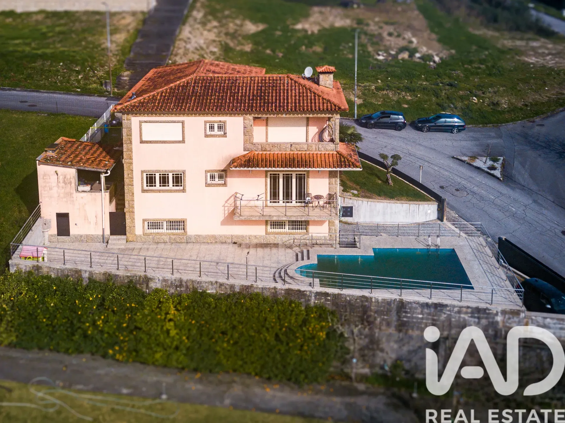 Contemporary 4-Bedroom House with Pool and Garden in Lanhoso, Portugal - Image 1