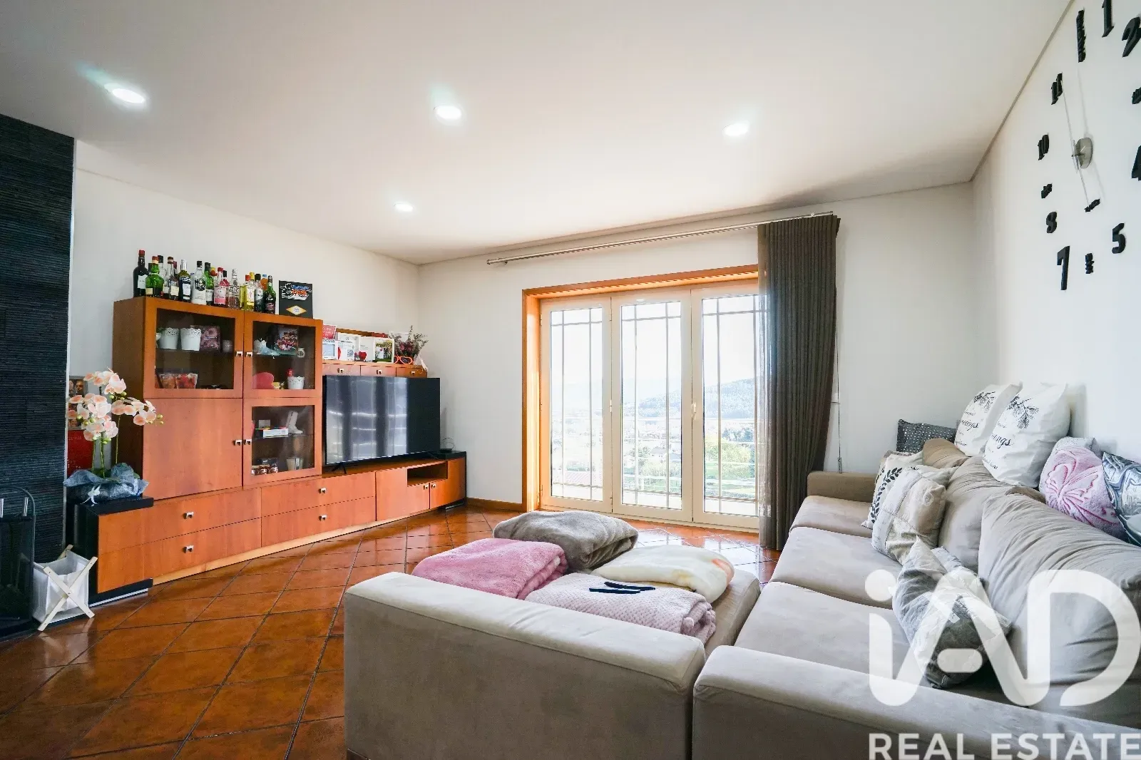 Contemporary 4-Bedroom House with Pool and Garden in Lanhoso, Portugal - View image 12 of 40