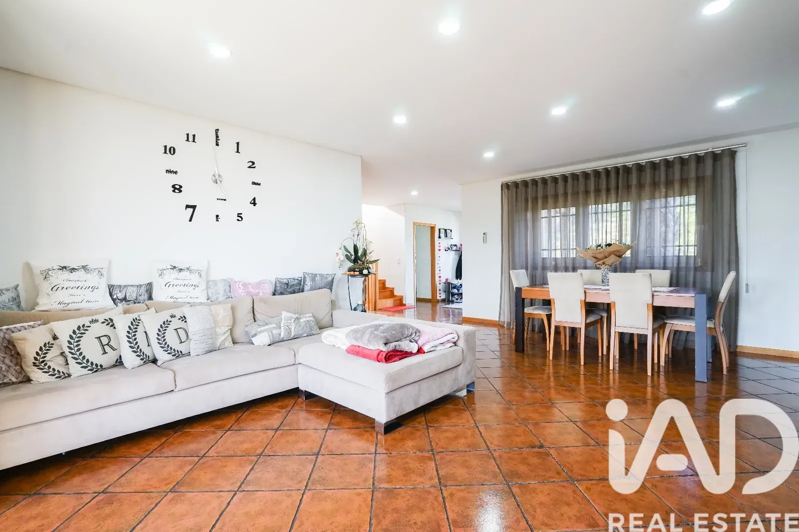 Contemporary 4-Bedroom House with Pool and Garden in Lanhoso, Portugal - View image 14 of 40