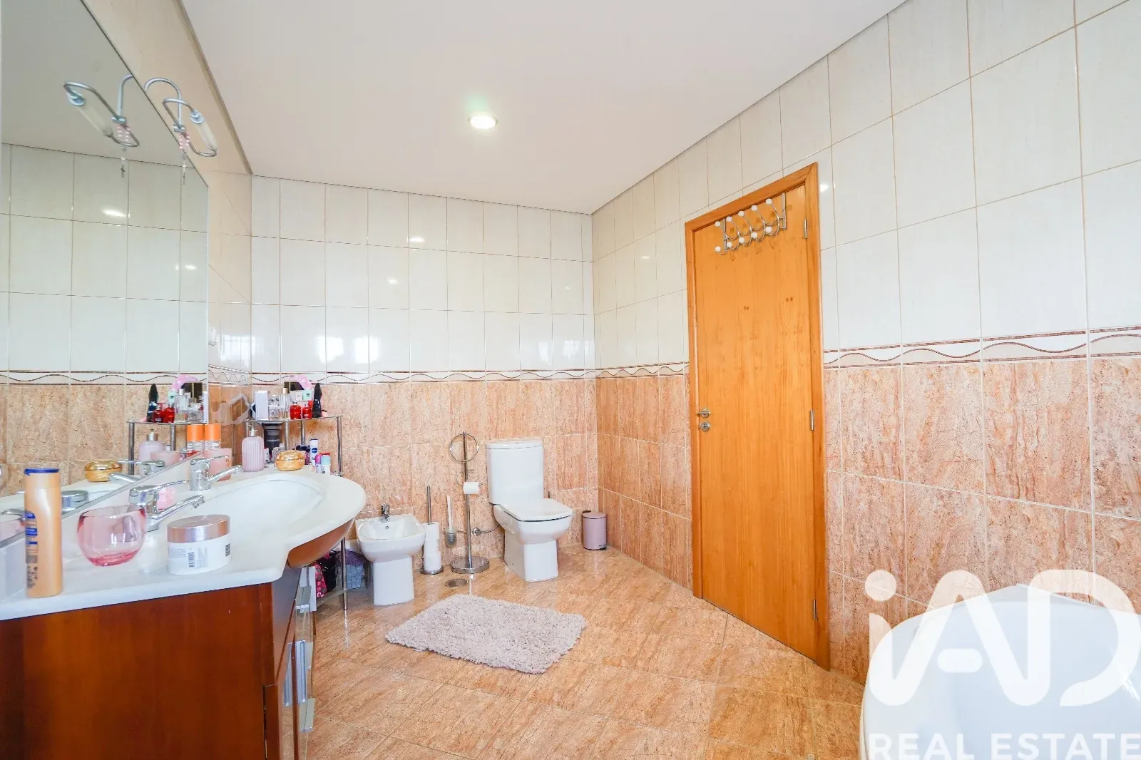 Contemporary 4-Bedroom House with Pool and Garden in Lanhoso, Portugal - View image 25 of 40