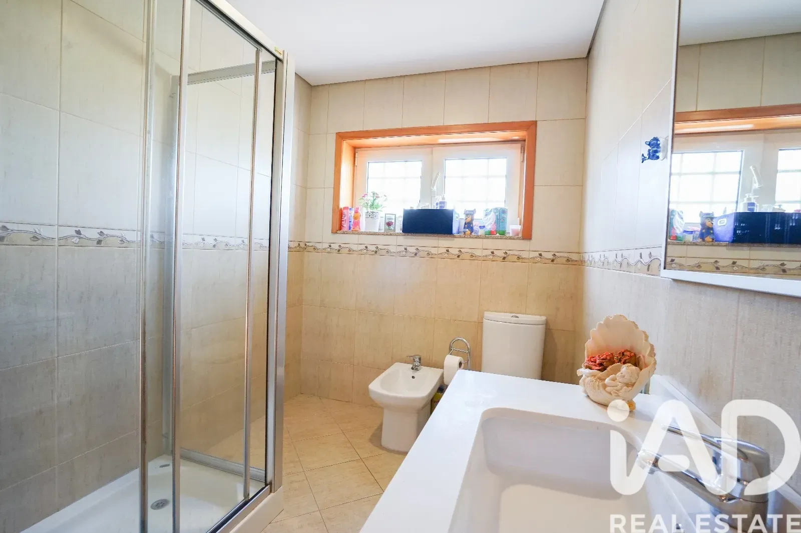 Contemporary 4-Bedroom House with Pool and Garden in Lanhoso, Portugal - View image 33 of 40