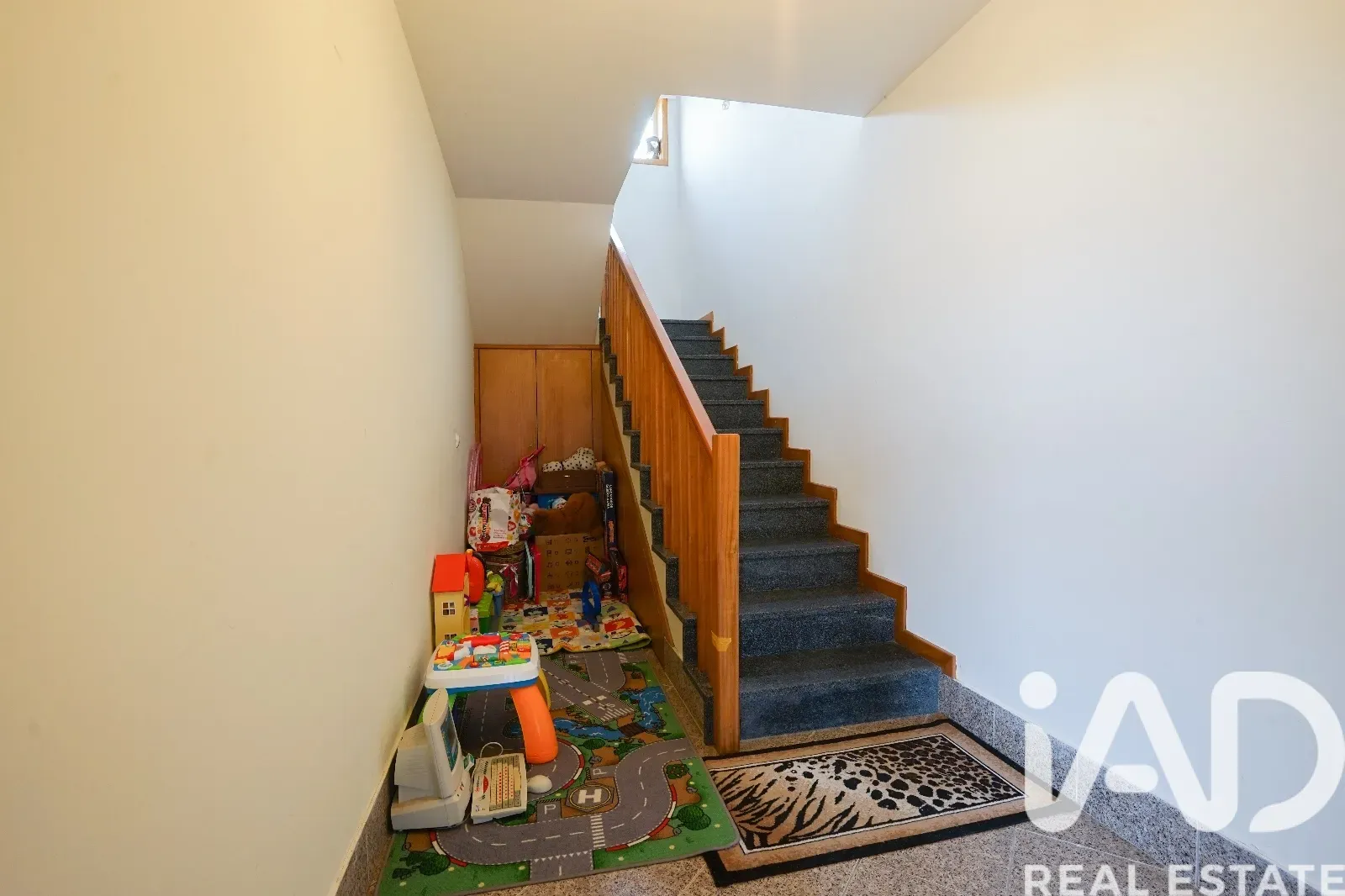 Contemporary 4-Bedroom House with Pool and Garden in Lanhoso, Portugal - View image 35 of 40