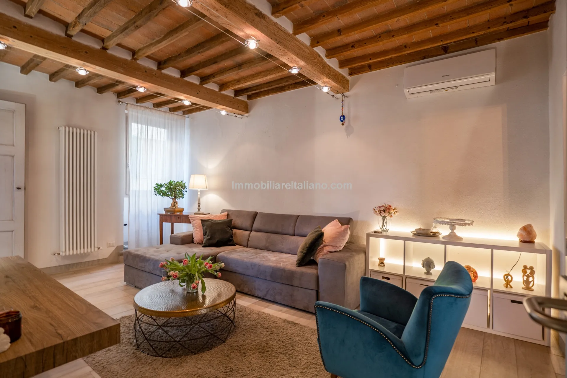 Moderne 4-etagers rækkehus i Sansepolcro med moderne bekvemmeligheder - Image 2