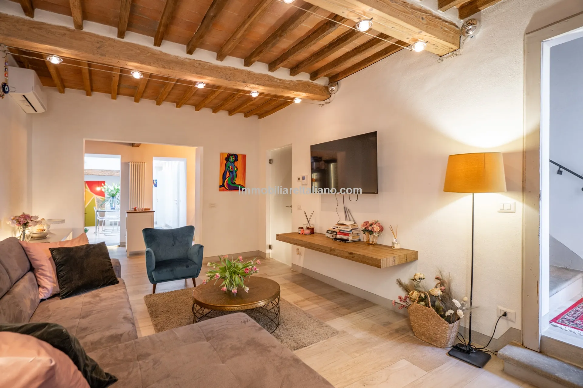 Moderne 4-etagers rækkehus i Sansepolcro med moderne bekvemmeligheder - Vis billede 7 af 59