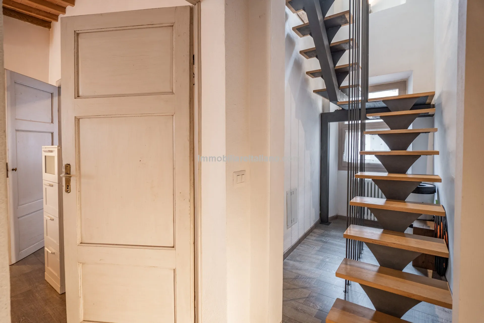 Moderne 4-etagers rækkehus i Sansepolcro med moderne bekvemmeligheder - Vis billede 25 af 59