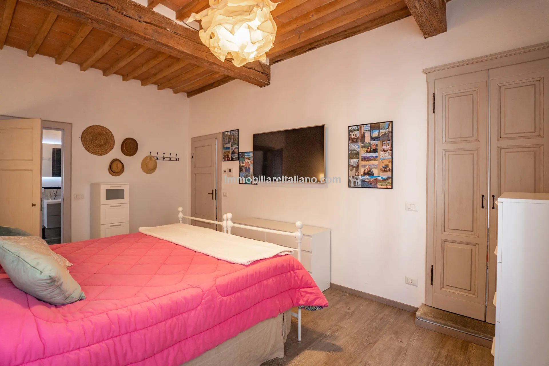 Moderne 4-etagers rækkehus i Sansepolcro med moderne bekvemmeligheder - Vis billede 30 af 59