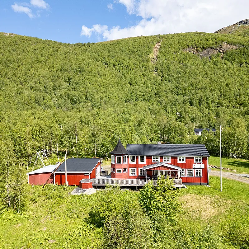 1930s Swedish Country House with Expansive Grounds in Hemavan