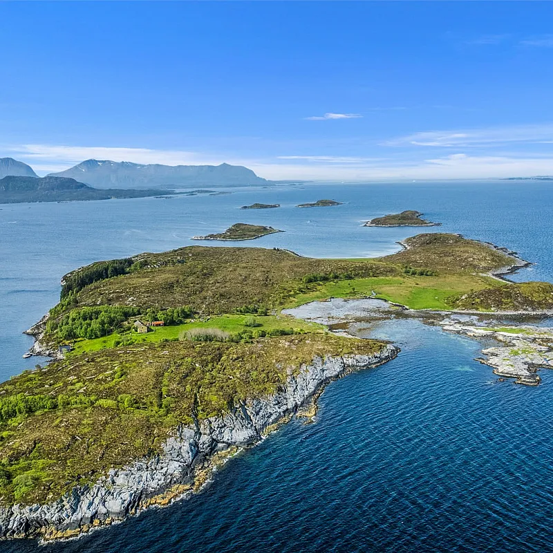 Expansive 7-Bedroom 1800s Country House on 142 Acres in Scenic Foldfjorden