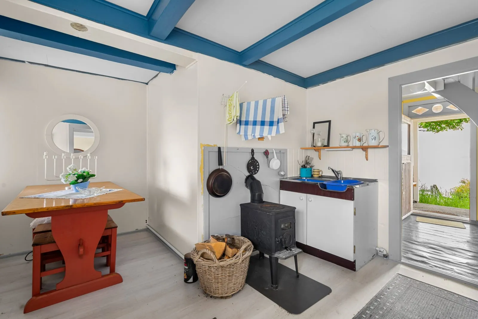 Expansive 7-Bedroom 1800s Country House on 142 Acres in Scenic Foldfjorden - View image 17 of 46