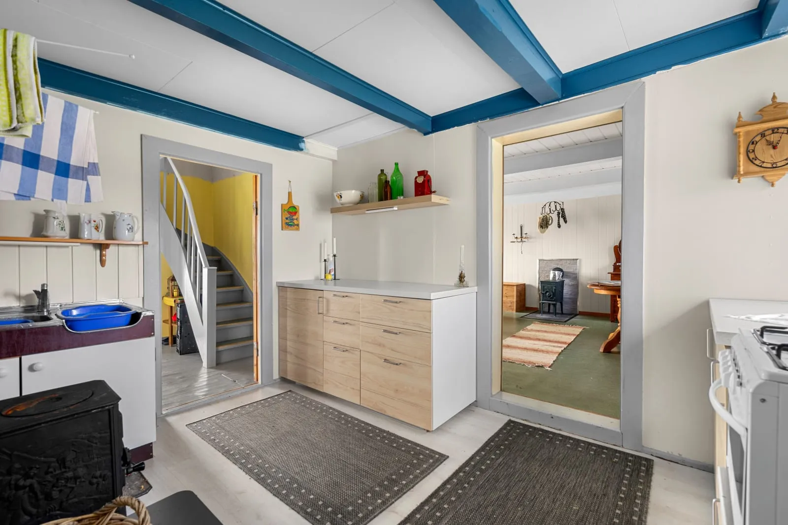 Expansive 7-Bedroom 1800s Country House on 142 Acres in Scenic Foldfjorden - View image 18 of 46