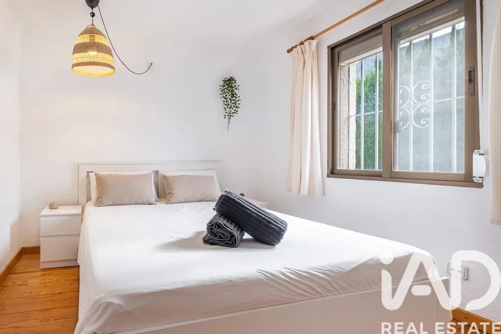 Spacious 6-Bedroom Furnished House with Pool and Gardens in Polop, Spain - View image 9 of 38