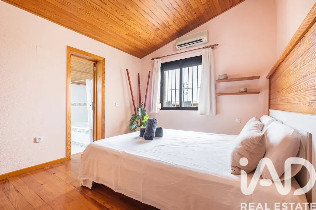 Spacious 6-Bedroom Furnished House with Pool and Gardens in Polop, Spain - View image 12 of 38