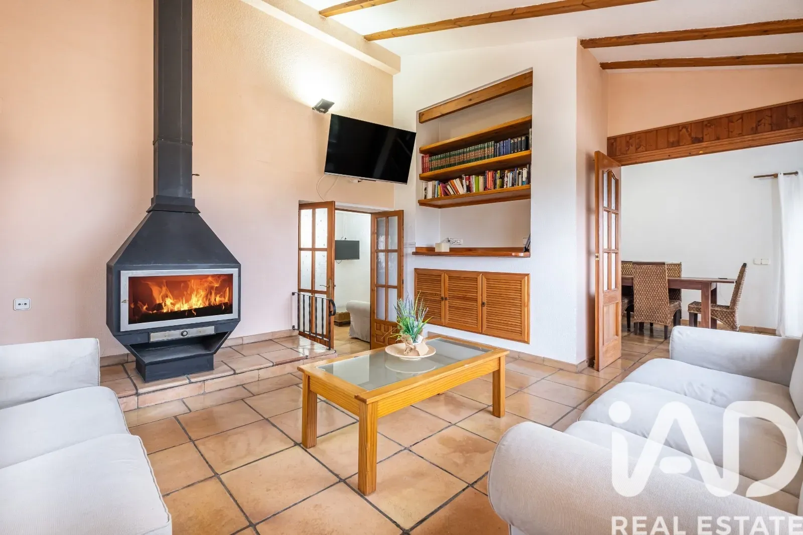 Spacious 6-Bedroom Furnished House with Pool and Gardens in Polop, Spain - View image 14 of 38