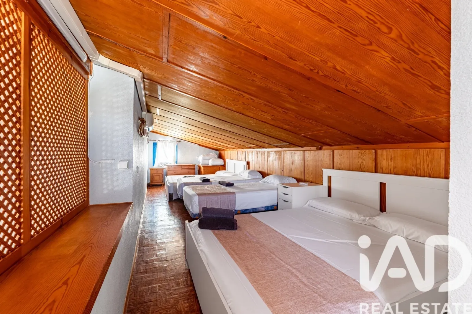 Spacious 6-Bedroom Furnished House with Pool and Gardens in Polop, Spain - View image 16 of 38