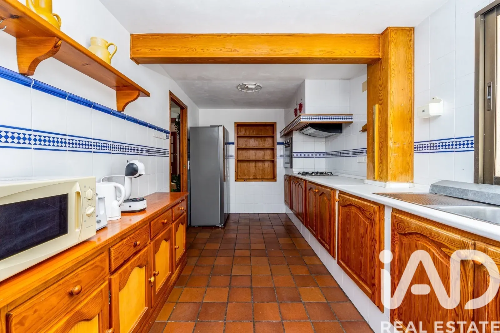 Spacious 6-Bedroom Furnished House with Pool and Gardens in Polop, Spain - View image 18 of 38