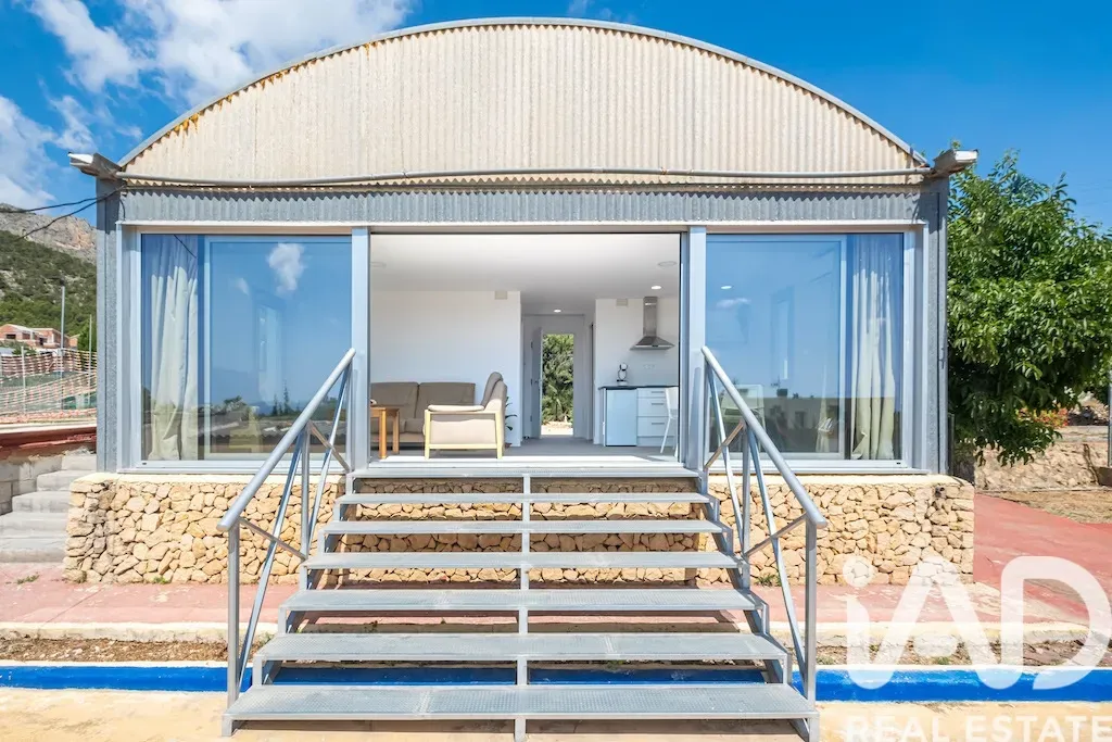 Spacious 6-Bedroom Furnished House with Pool and Gardens in Polop, Spain - View image 24 of 38