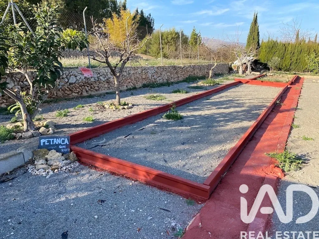 Spacious 6-Bedroom Furnished House with Pool and Gardens in Polop, Spain - View image 35 of 38