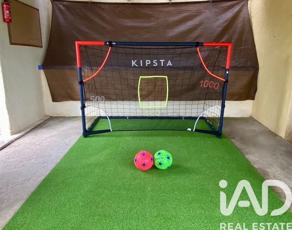 Spacious 6-Bedroom Furnished House with Pool and Gardens in Polop, Spain - View image 36 of 38