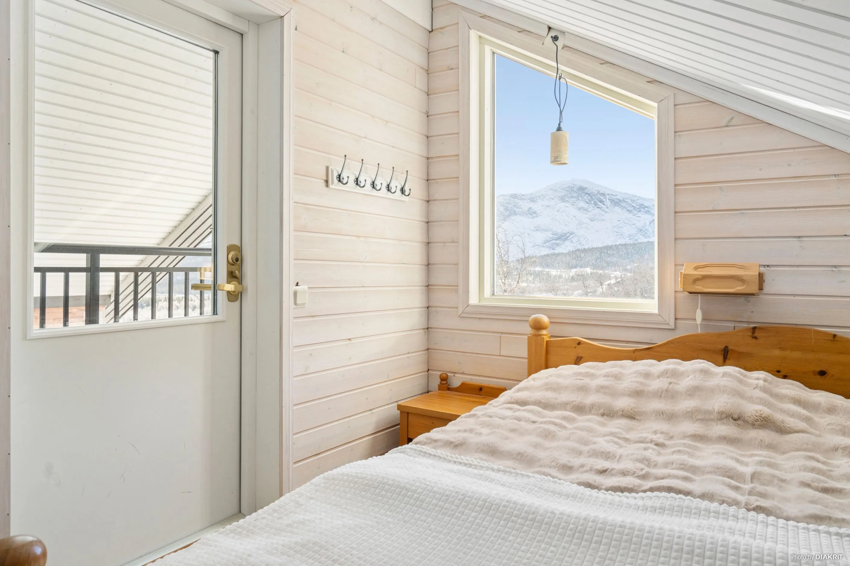 Spacious 10-Bedroom Ski Retreat in Kittelfjäll with Direct Slope Access - View image 15 of 57