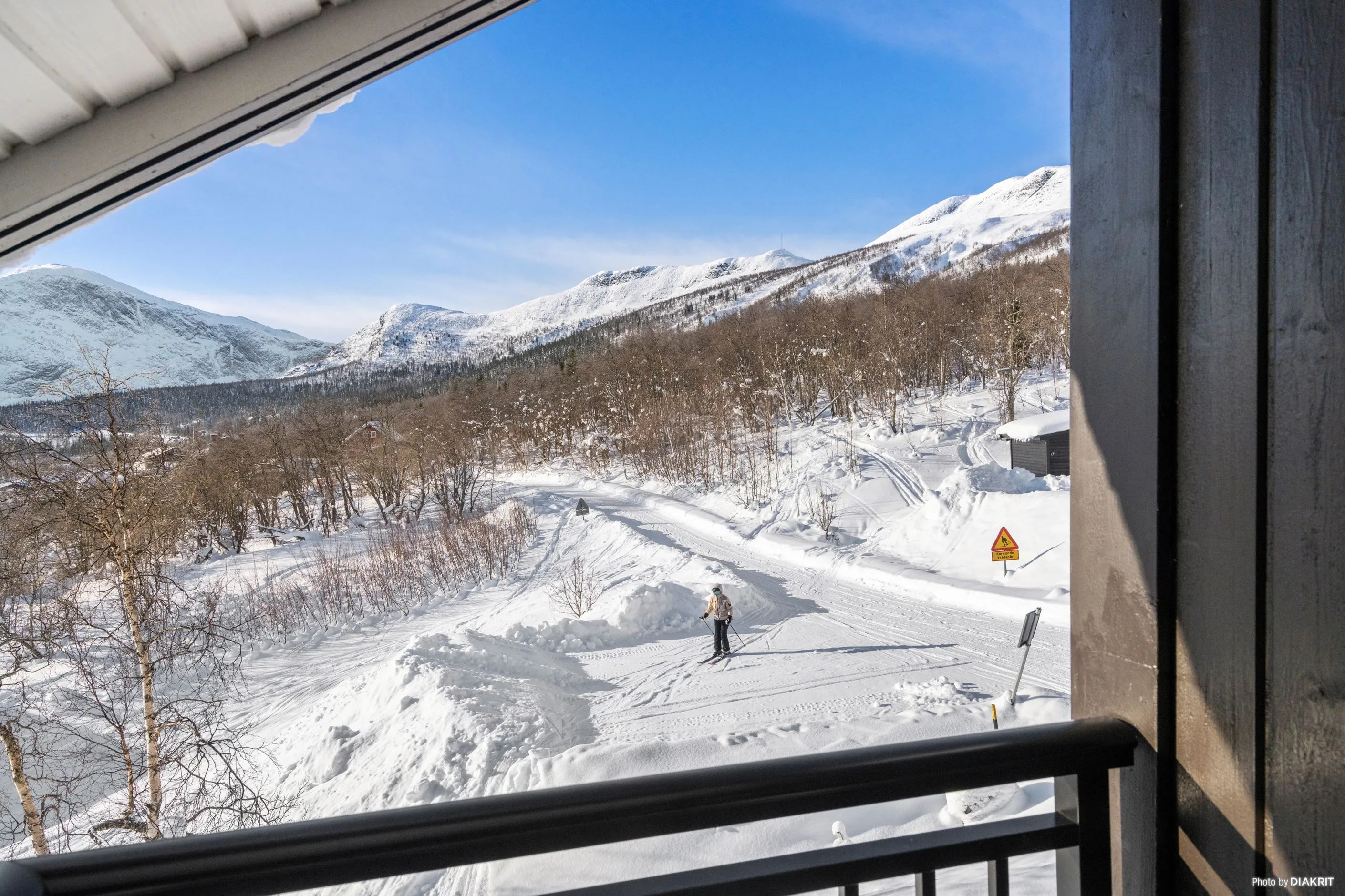 Spacious 10-Bedroom Ski Retreat in Kittelfjäll with Direct Slope Access - View image 17 of 57