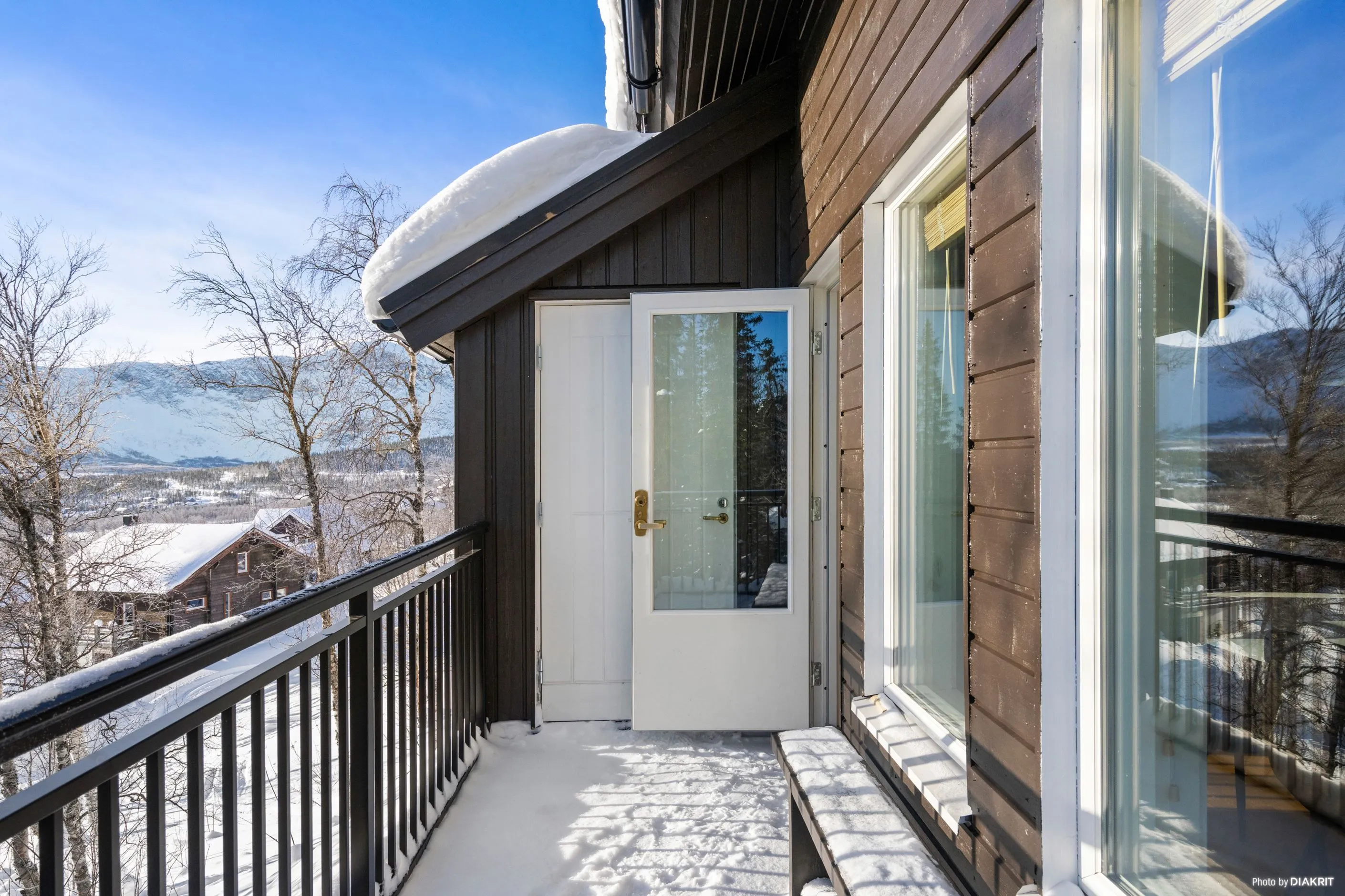 Spacious 10-Bedroom Ski Retreat in Kittelfjäll with Direct Slope Access - View image 36 of 57