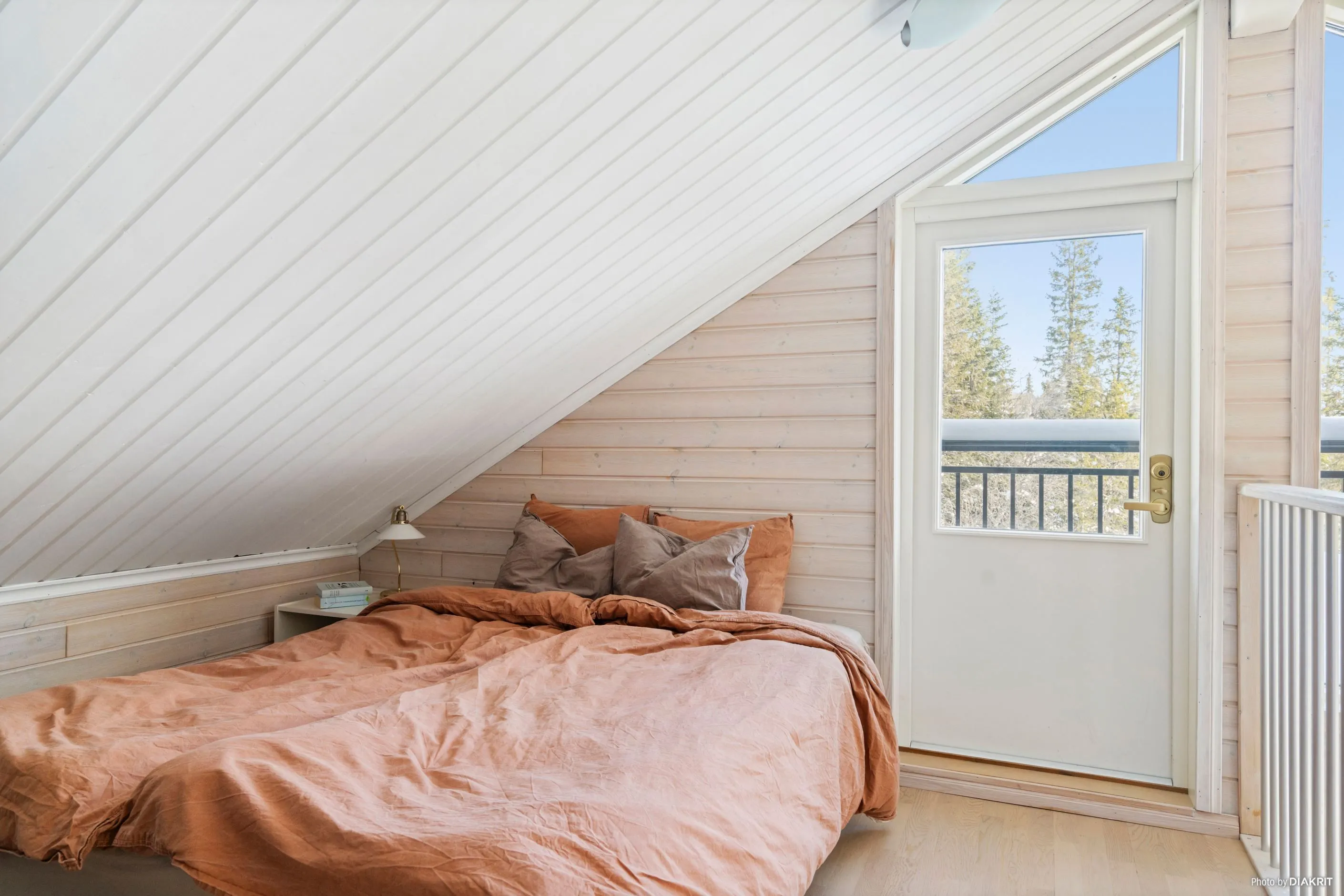 Spacious 10-Bedroom Ski Retreat in Kittelfjäll with Direct Slope Access - View image 43 of 57