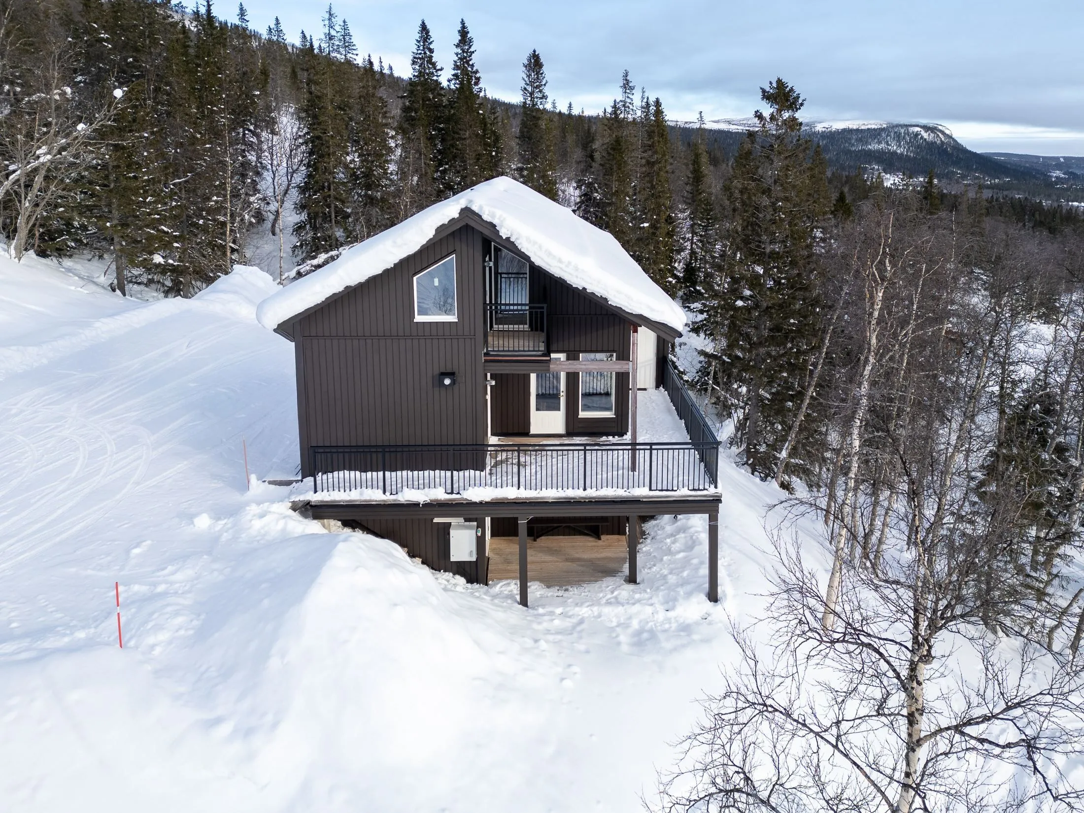 Spacious 10-Bedroom Ski Retreat in Kittelfjäll with Direct Slope Access - View image 53 of 57