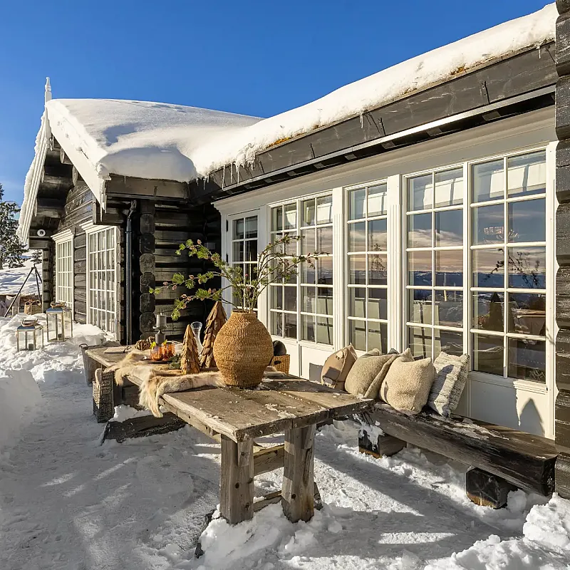 Modern 4-Bedroom Country House with Pool in Scenic Tretten, Norway