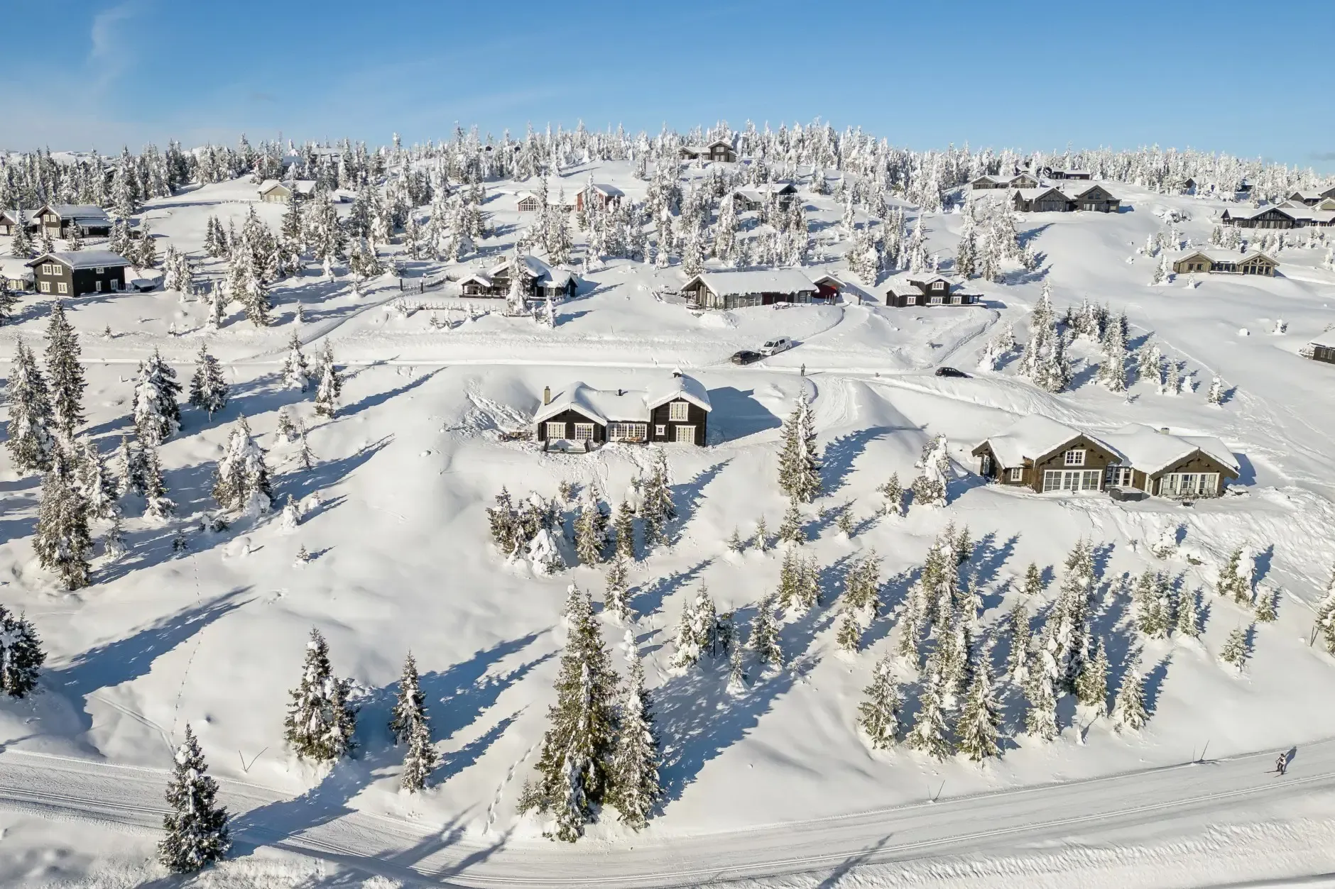 Modern 4-Bedroom Country House with Pool in Scenic Tretten, Norway - Image 2