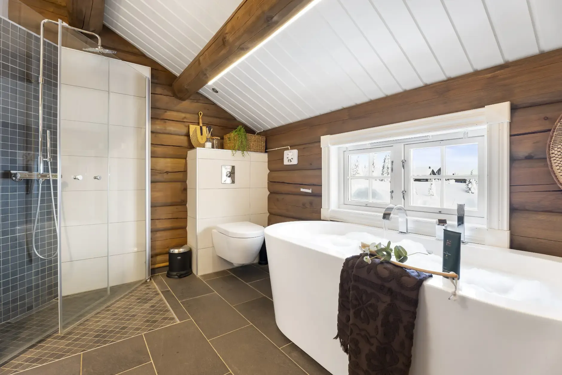 Modern 4-Bedroom Country House with Pool in Scenic Tretten, Norway - View image 36 of 49