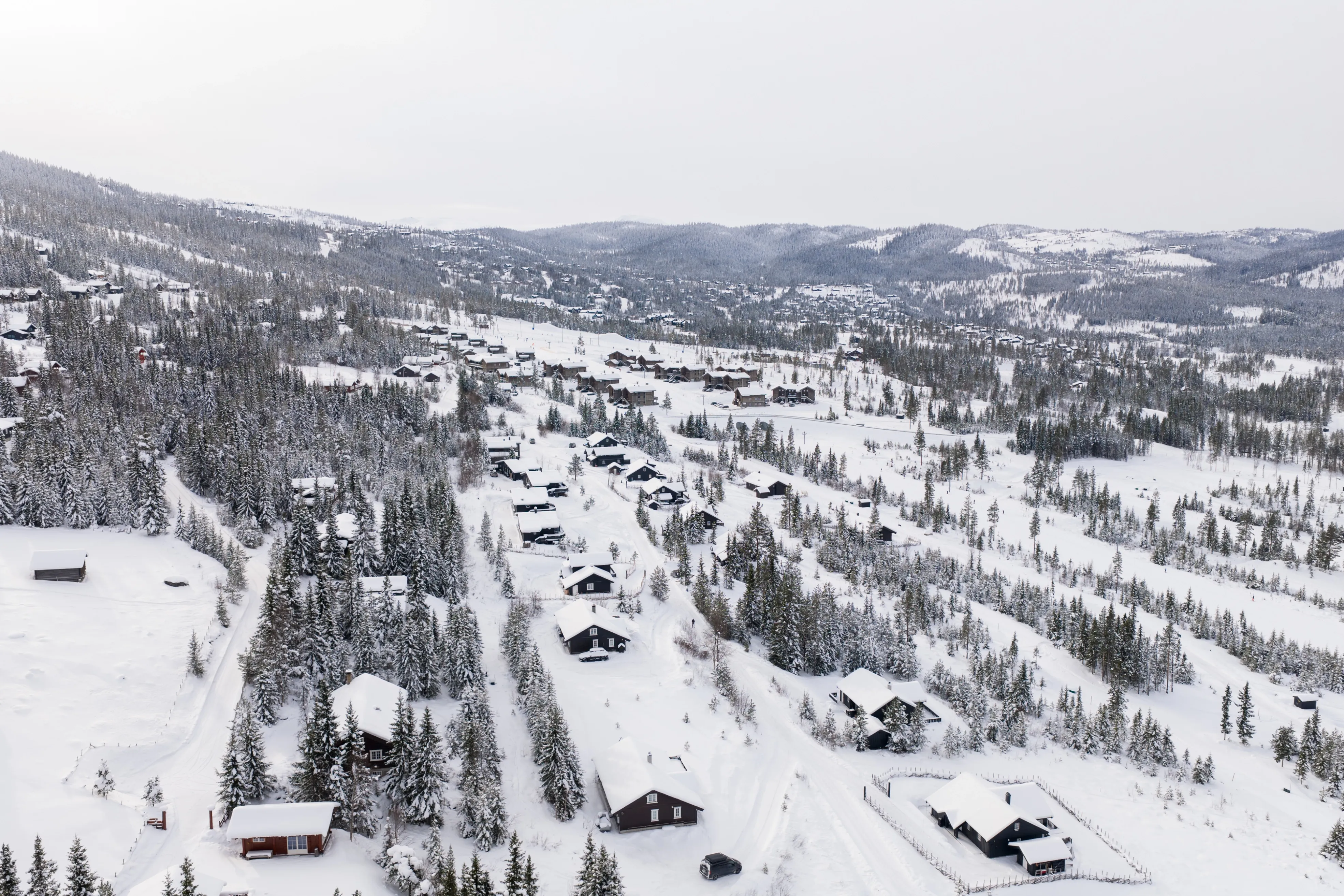 Contemporary 5-Bedroom Cabin with Terrace and Jacuzzi in Nesfjellet, Norway - View image 7 of 39