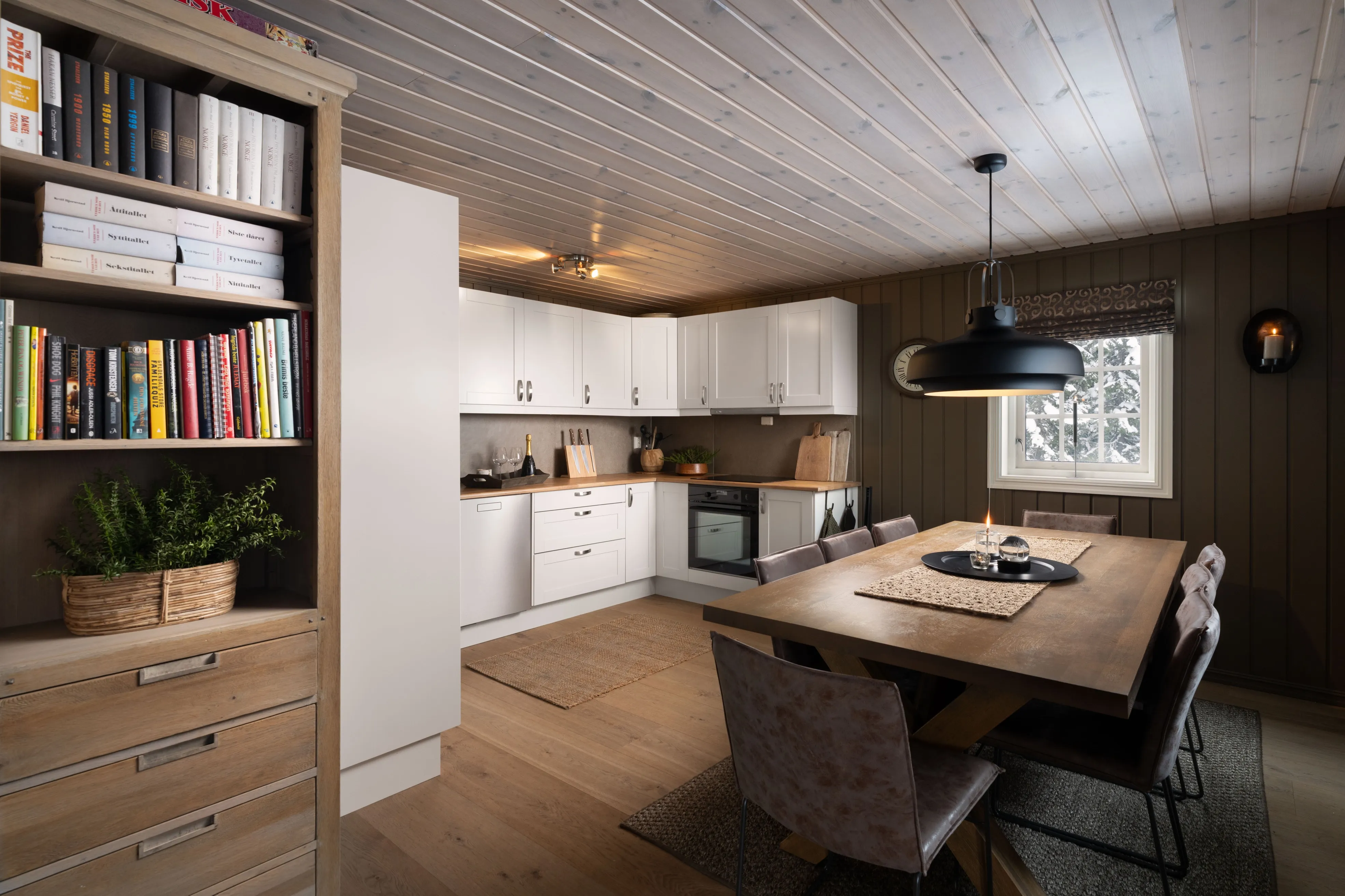 Contemporary 5-Bedroom Cabin with Terrace and Jacuzzi in Nesfjellet, Norway - View image 16 of 39