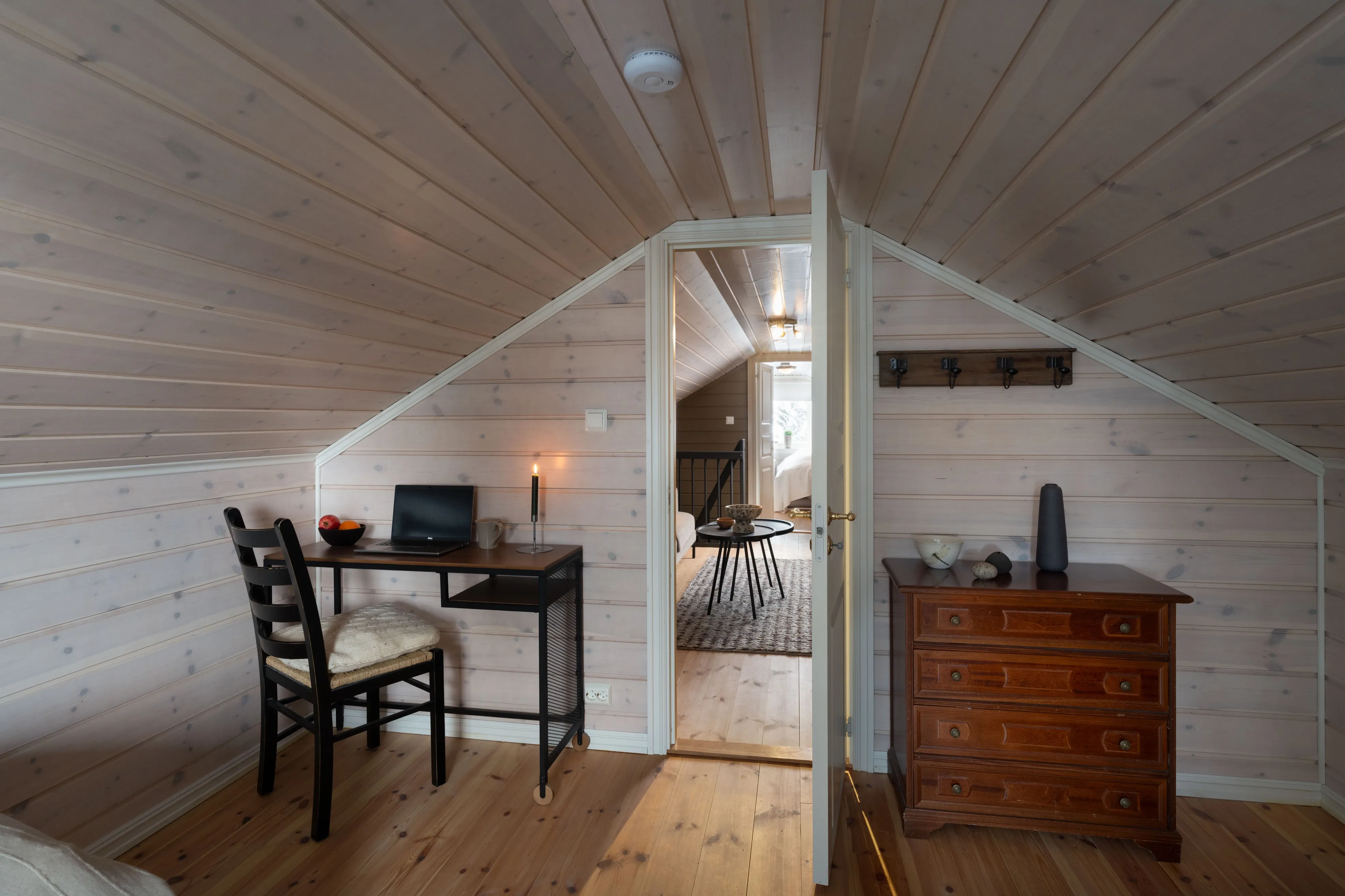 Contemporary 5-Bedroom Cabin with Terrace and Jacuzzi in Nesfjellet, Norway - View image 30 of 39