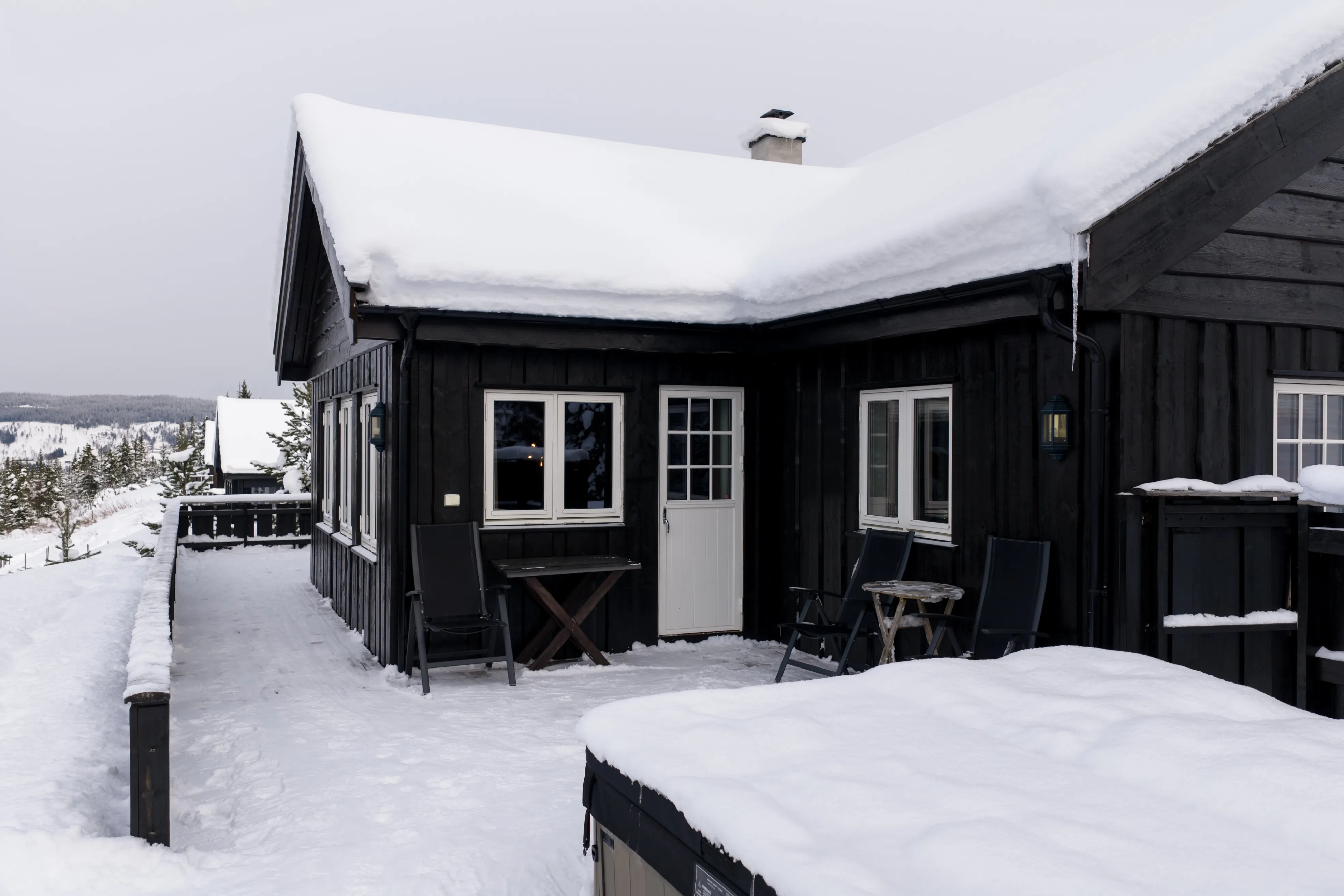 Contemporary 5-Bedroom Cabin with Terrace and Jacuzzi in Nesfjellet, Norway - View image 35 of 39