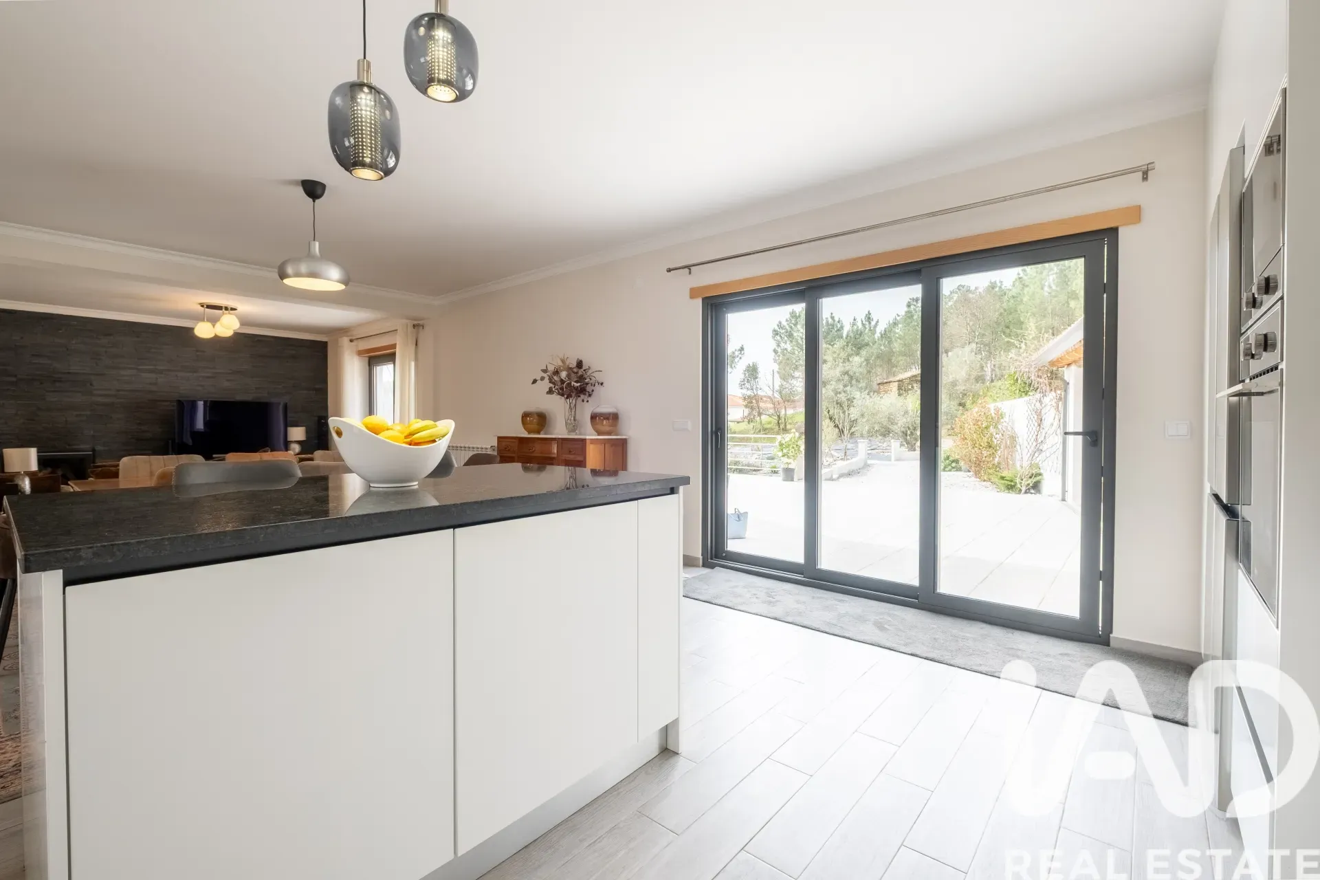 Contemporary 3-Bedroom House with Terrace and Garden in Coja, Portugal - View image 8 of 37