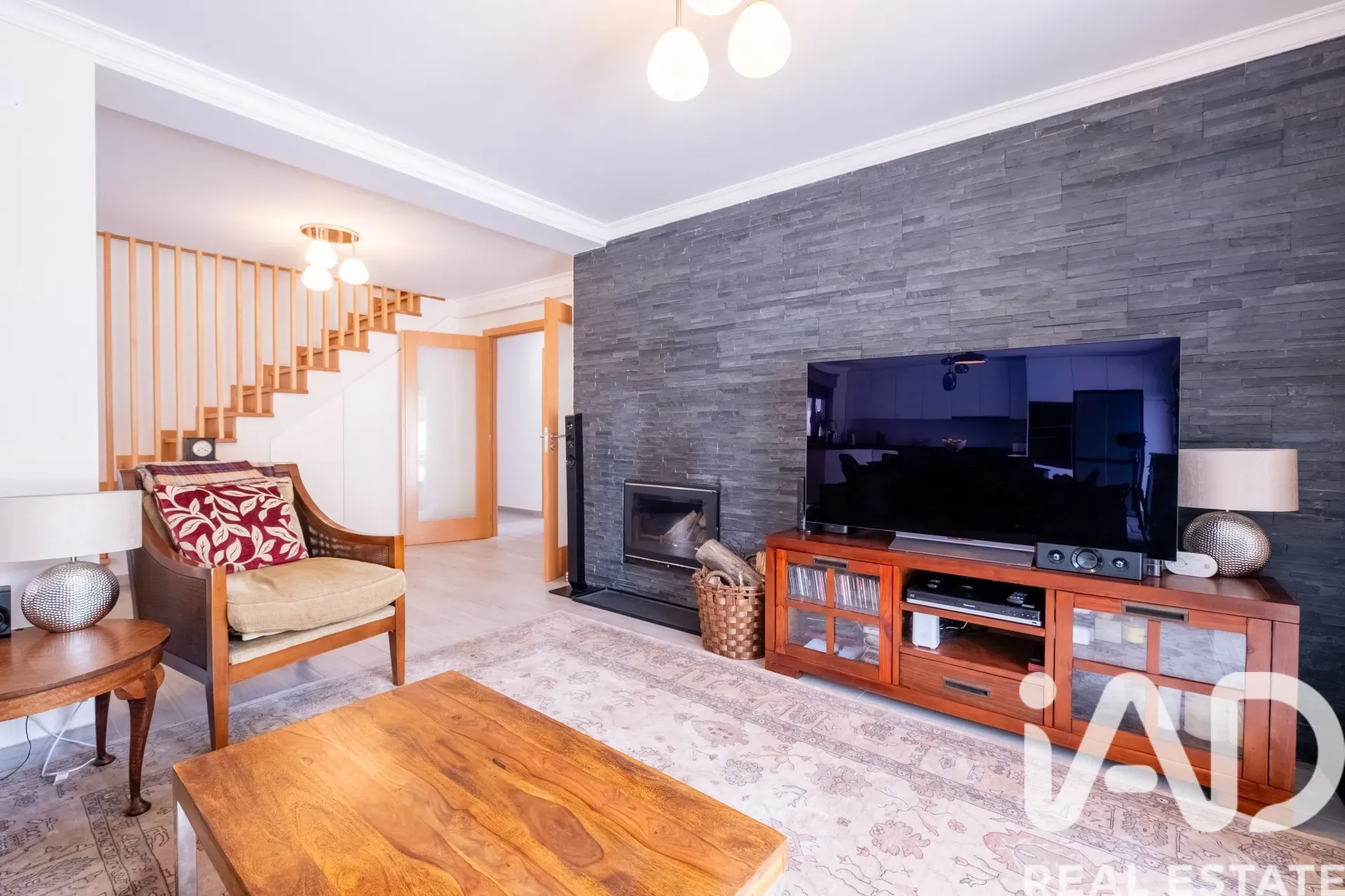 Contemporary 3-Bedroom House with Terrace and Garden in Coja, Portugal - View image 12 of 37