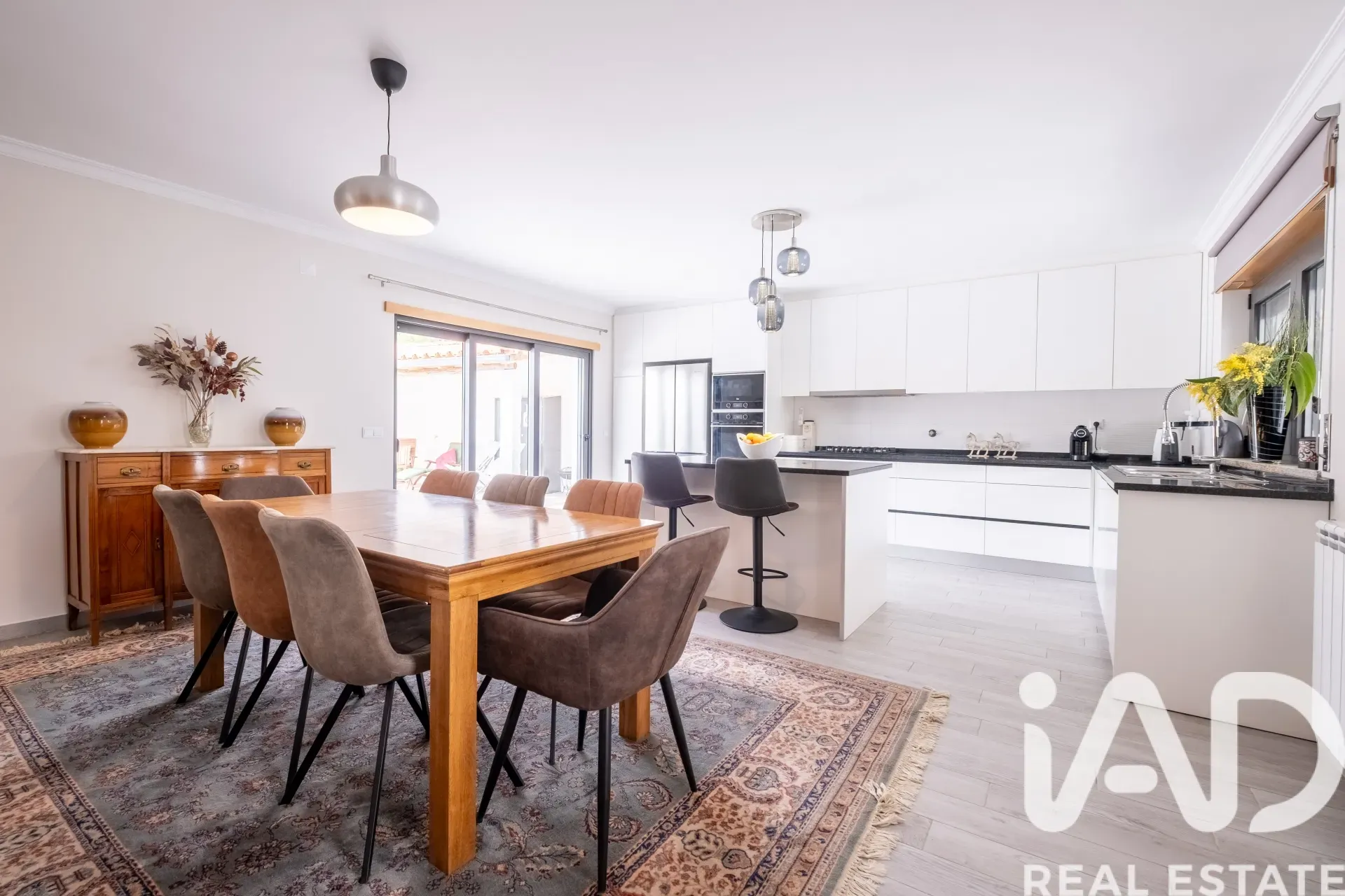 Contemporary 3-Bedroom House with Terrace and Garden in Coja, Portugal - View image 13 of 37