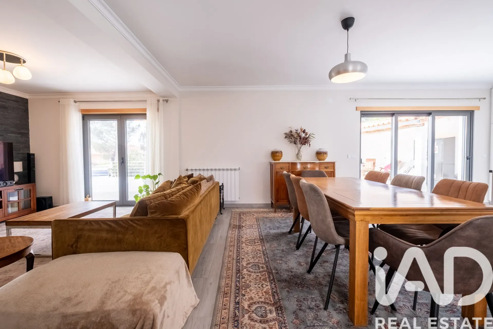 Contemporary 3-Bedroom House with Terrace and Garden in Coja, Portugal - View image 14 of 37