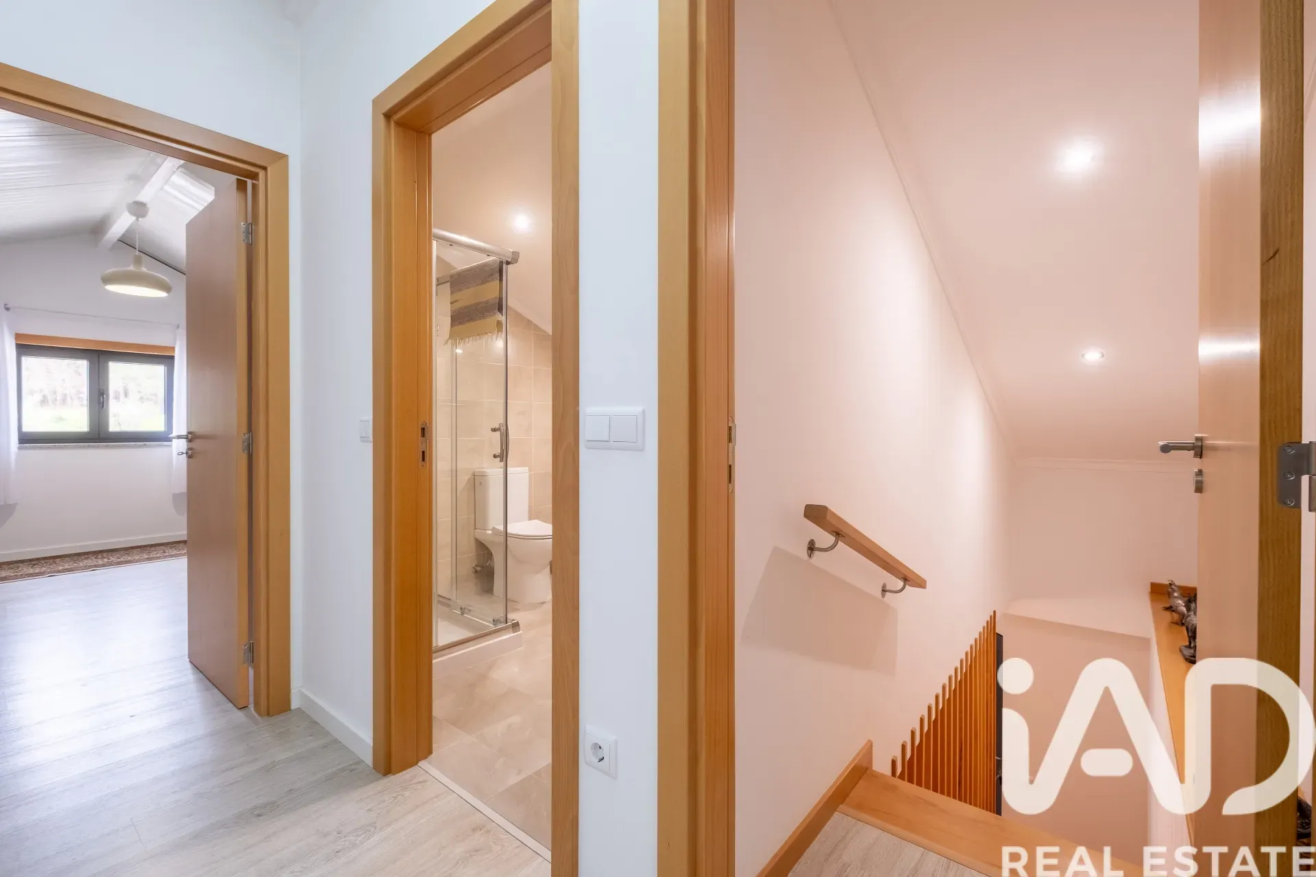 Contemporary 3-Bedroom House with Terrace and Garden in Coja, Portugal - View image 23 of 37