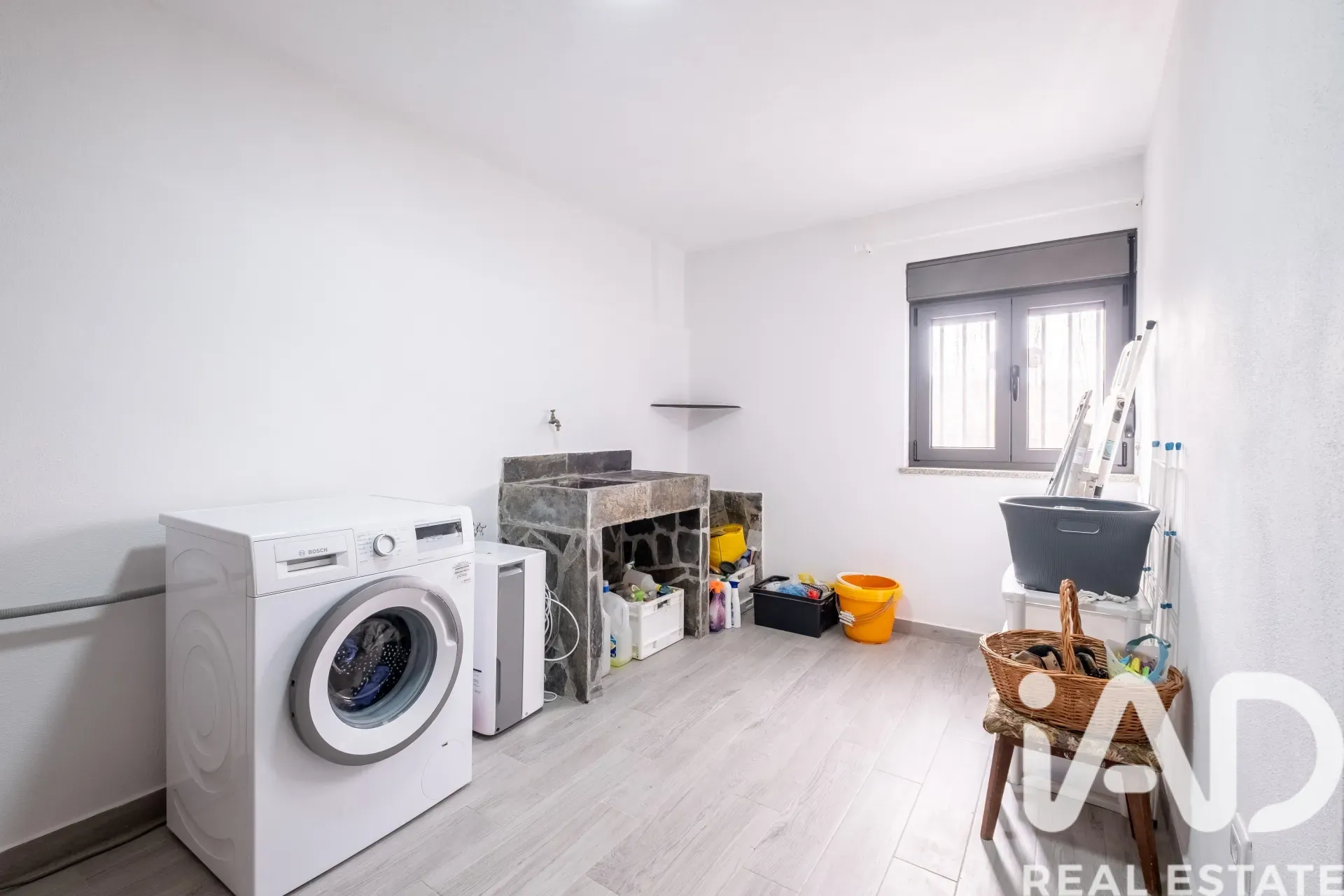 Contemporary 3-Bedroom House with Terrace and Garden in Coja, Portugal - View image 29 of 37