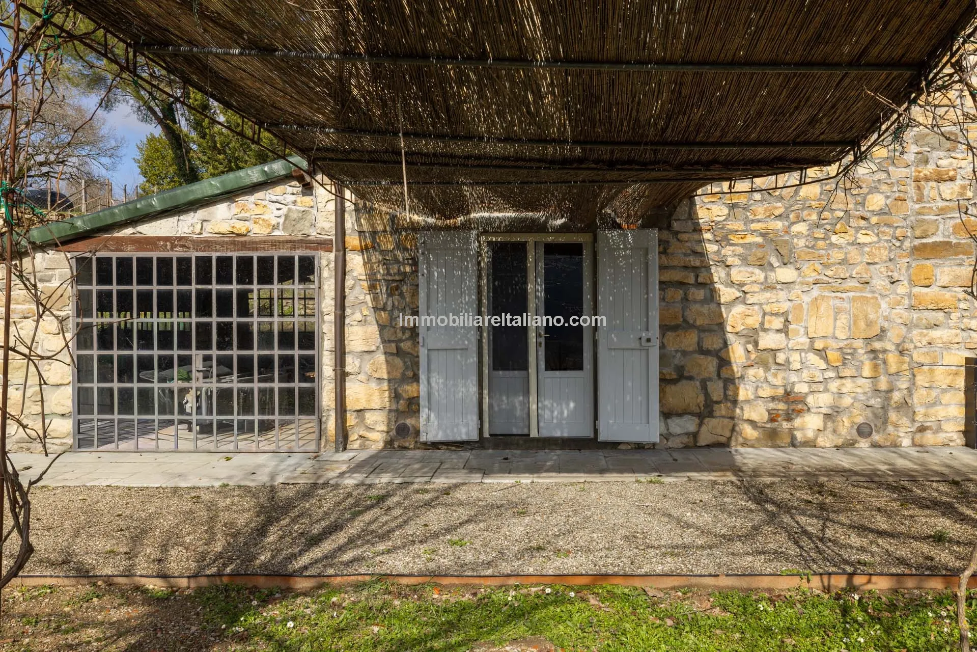 5-Bedroom Farmhouse with Expansive Gardens in Tuscany's Arezzo Province - View image 8 of 66