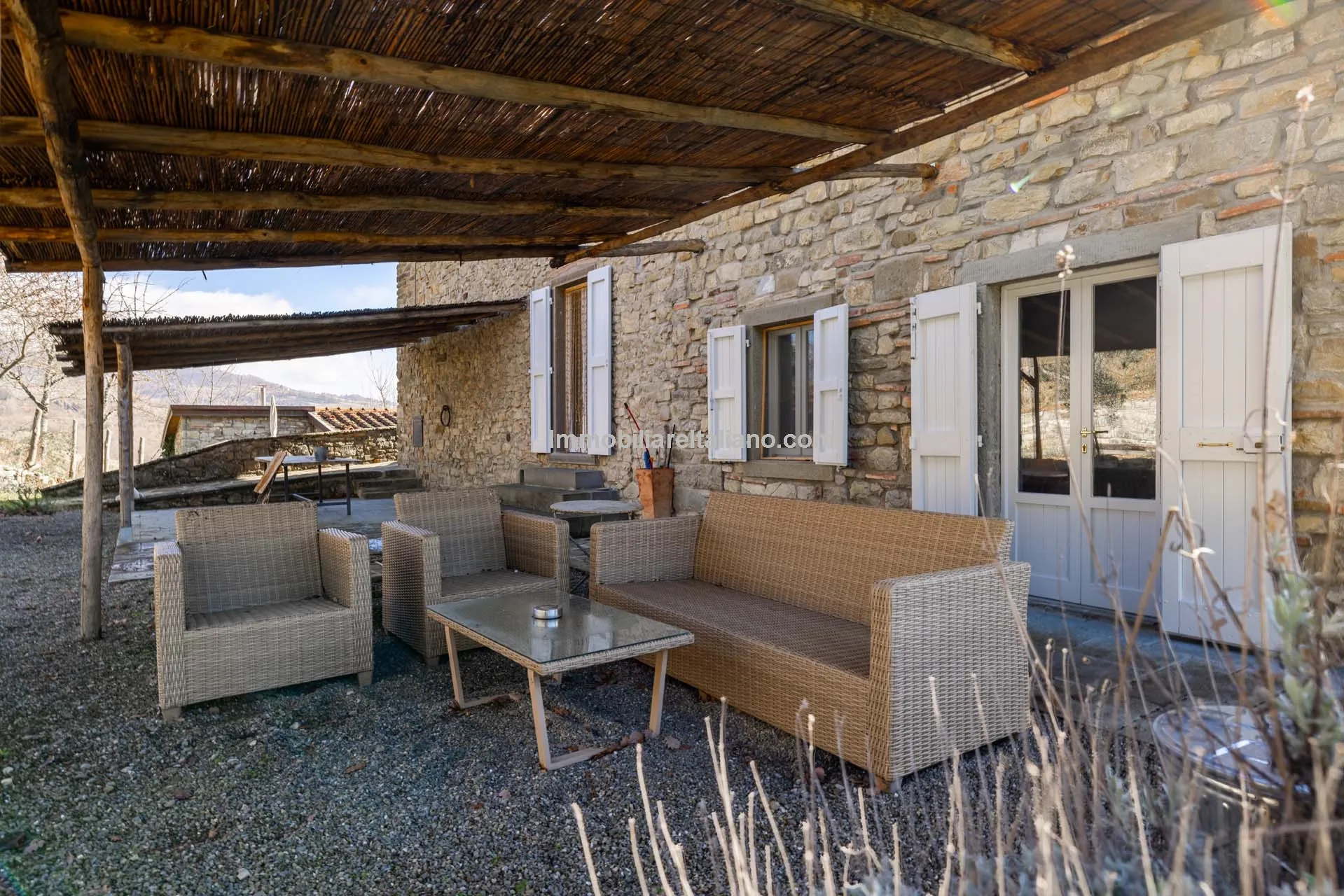 5-Bedroom Farmhouse with Expansive Gardens in Tuscany's Arezzo Province - View image 12 of 66