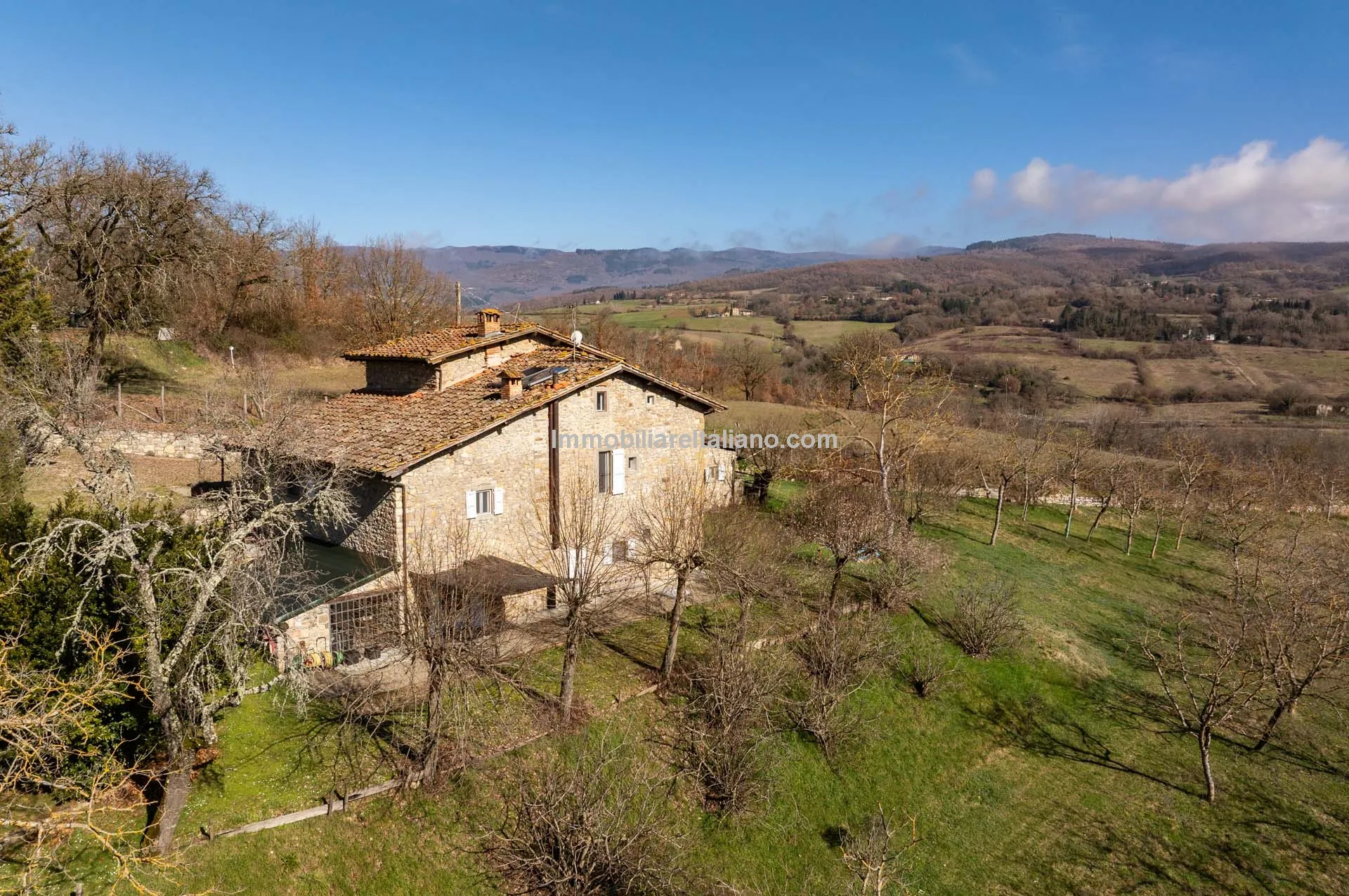 5-Bedroom Farmhouse with Expansive Gardens in Tuscany's Arezzo Province - View image 24 of 66