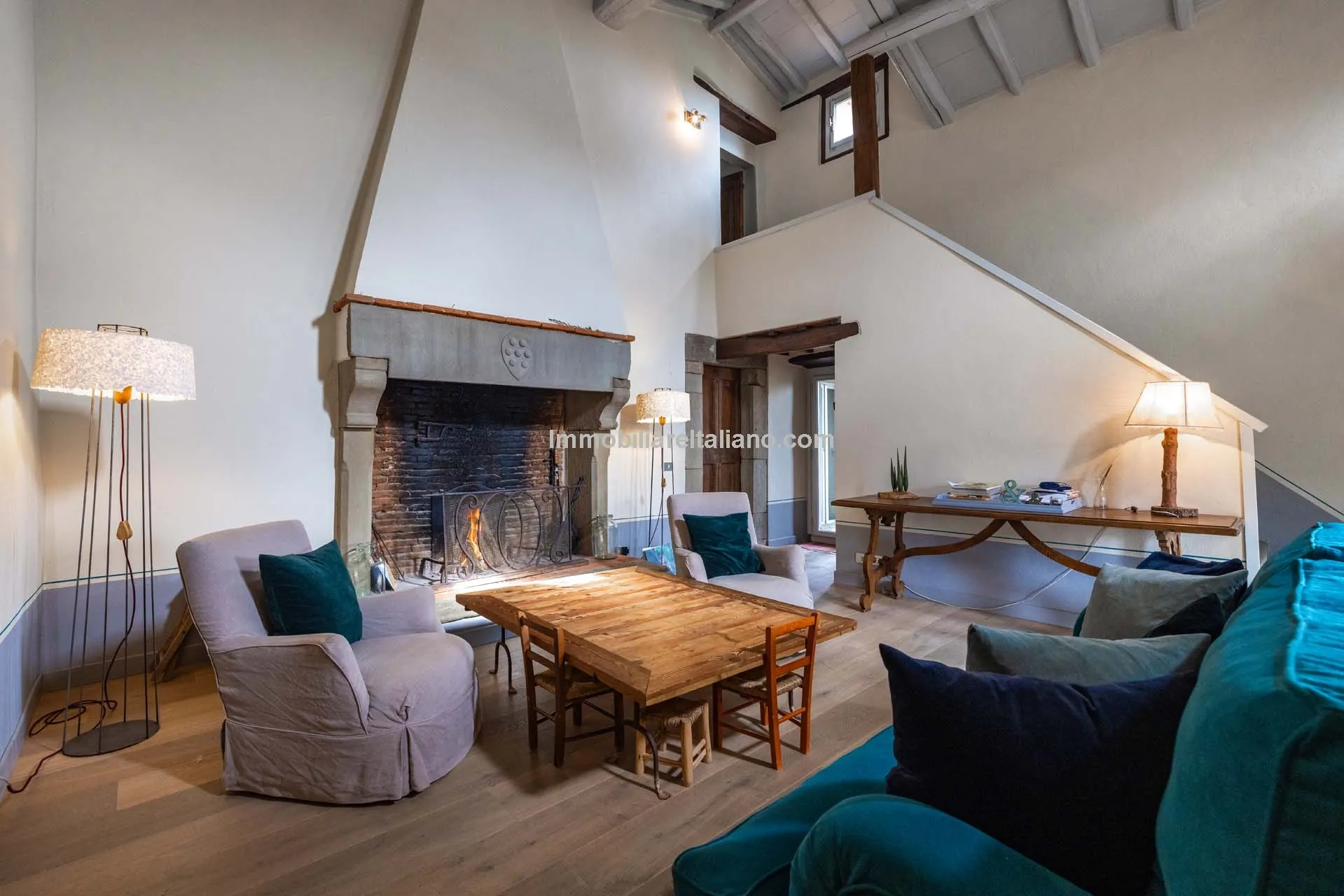 5-Bedroom Farmhouse with Expansive Gardens in Tuscany's Arezzo Province - View image 25 of 66