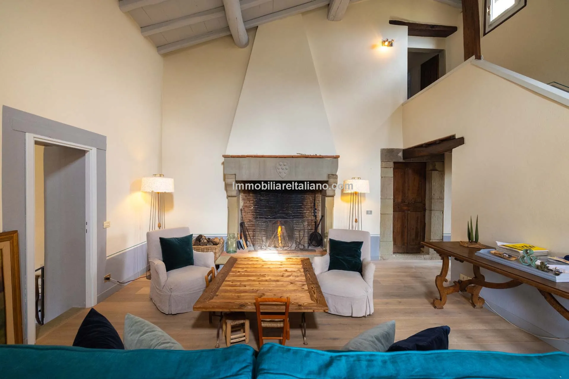 5-Bedroom Farmhouse with Expansive Gardens in Tuscany's Arezzo Province - View image 26 of 66